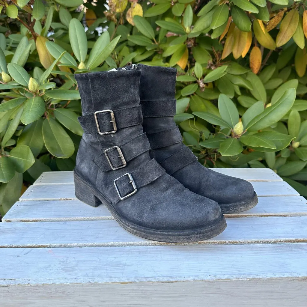 Gidigio Buckle Booties - Size 37